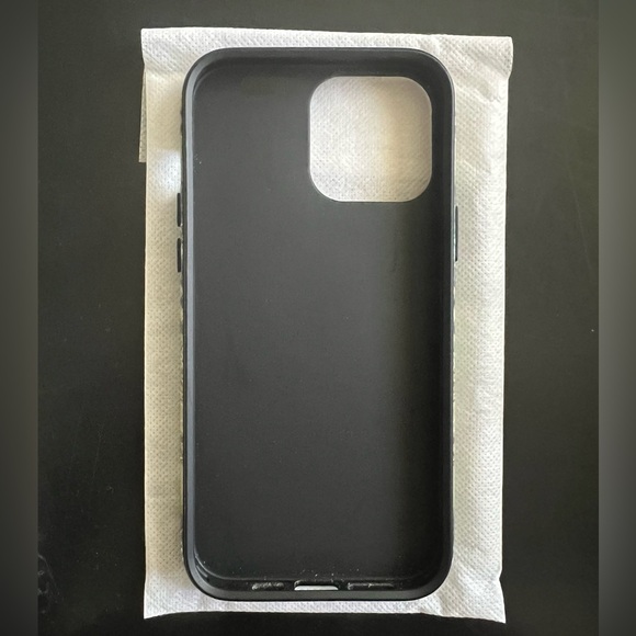 Stringberry iPhone 13 Pro Max Tough Case - Picture 3 of 4